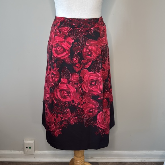 Talbots Full Pleated Holiday Skirt Red Floral Sz 10 - Picture 7 of 10
